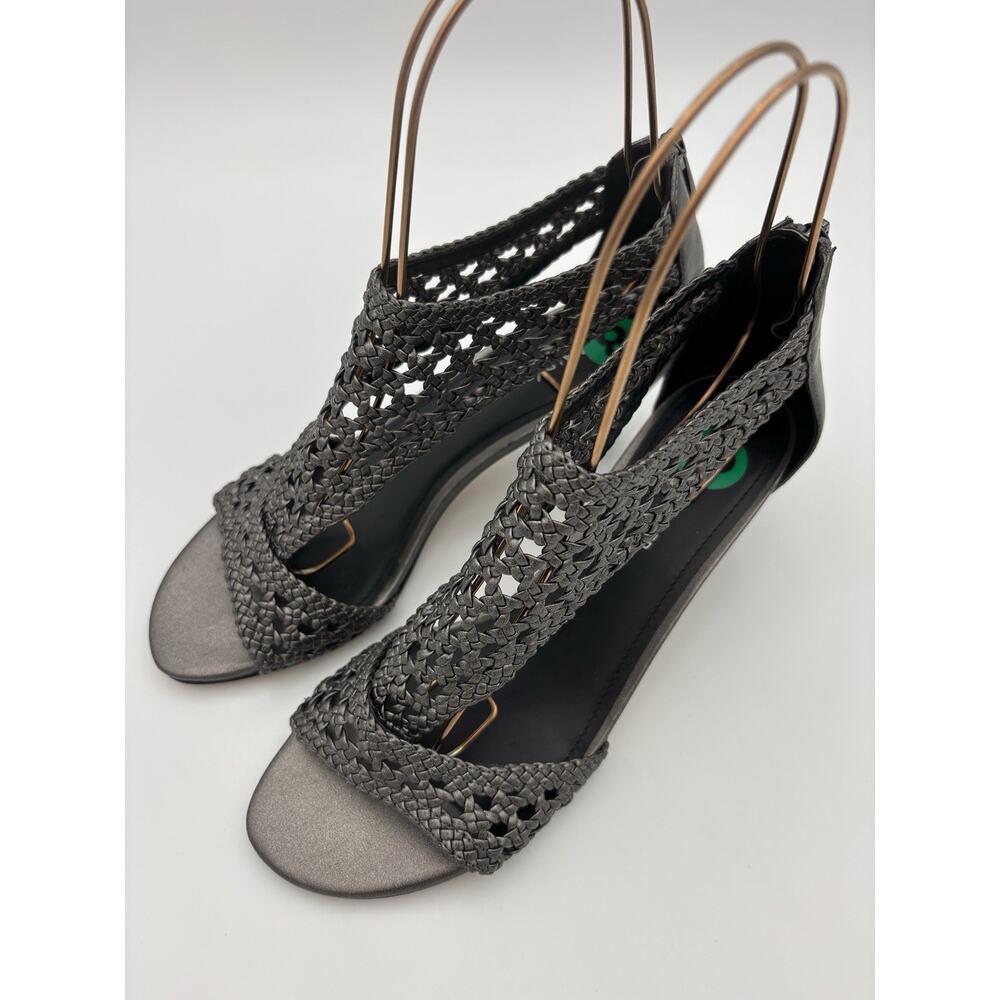 Donald Pliner Verona 2 Heels Sandals Pewter Grey Leather Size 8 M Basketweave - Picture 4 of 14